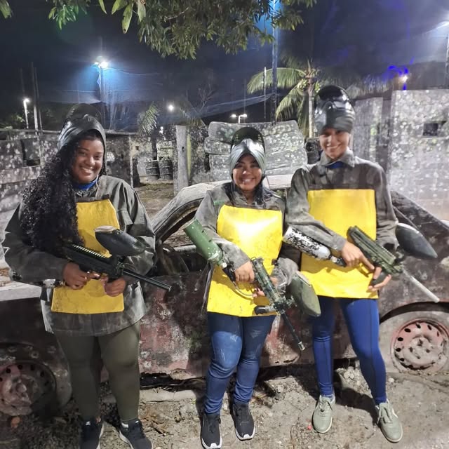 Grupo de jogadoras na Arena Furious